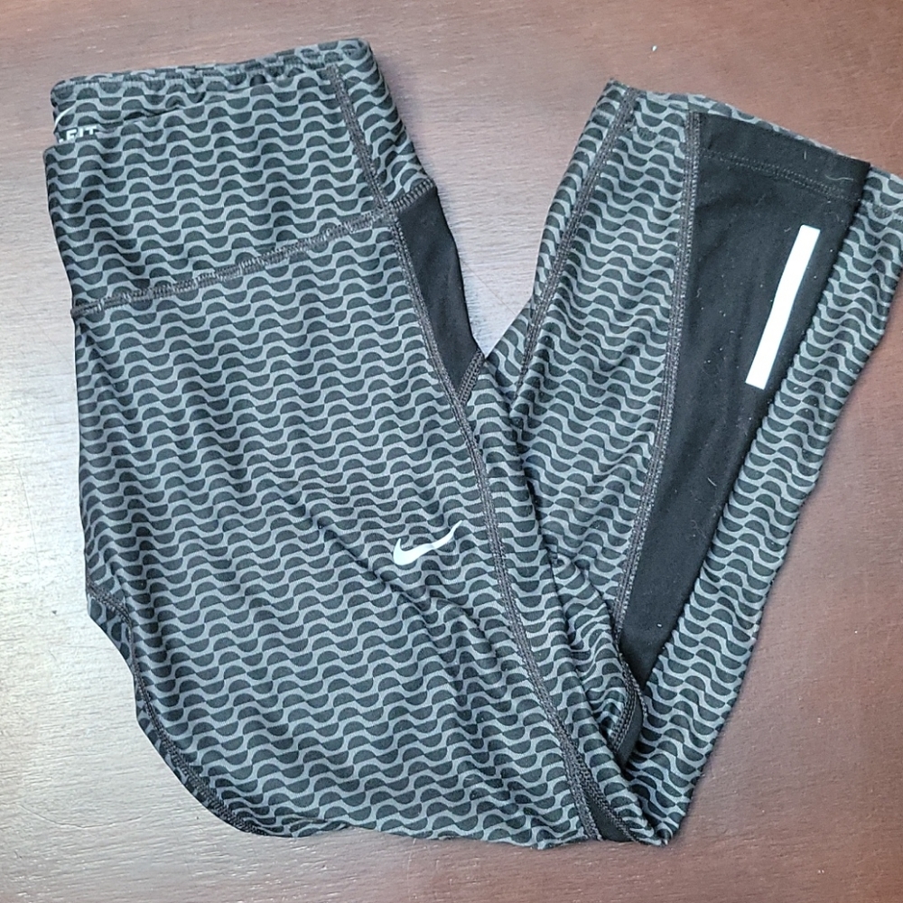 Nike dri-fit capri leggings